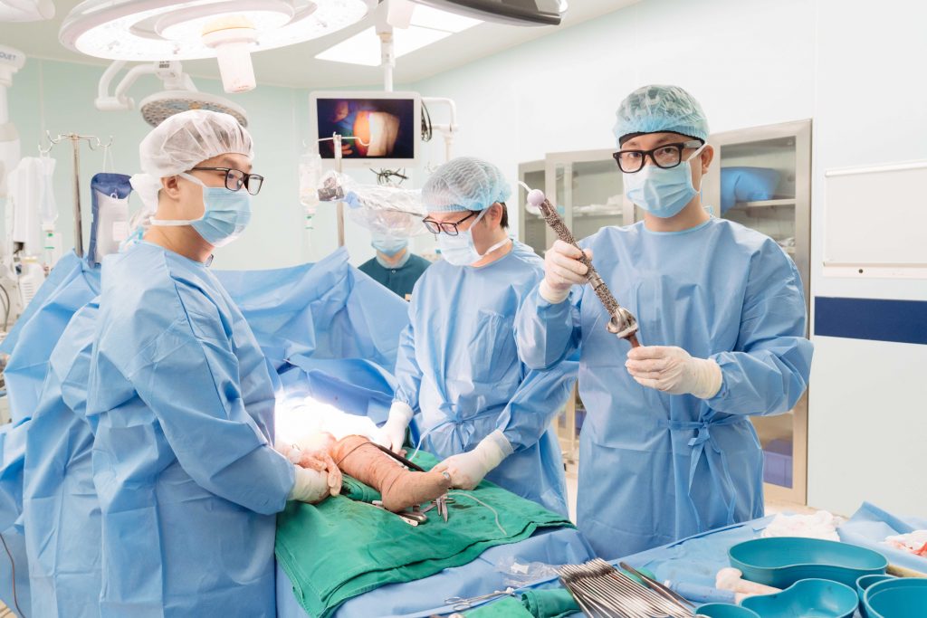 Vietnam Performs World’s First 3D-Printed Femur Transplant on Child with Cancer Vietnam Performs World’s First 3D-Printed Femur Transplant on Child with Cancer