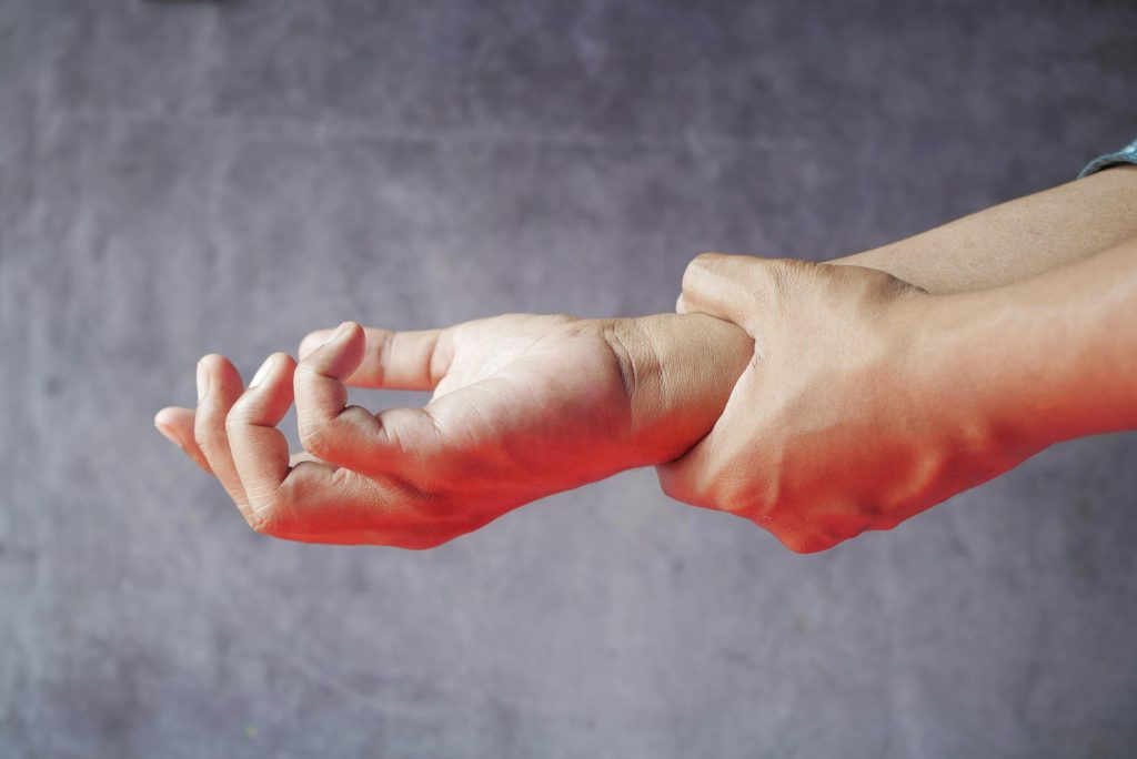 Symptoms, Causes, and Proven Prevention Tips for Healthy Wrists