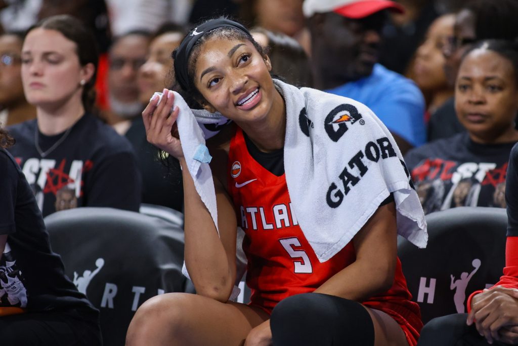 Returning to Play Safely: Angel Reese’s Recent Knee Injury and Why Medical Clearance Involves More Than Feeling Better Returning to Play Safely: Angel Reese’s Recent Knee Injury and Why Medical Clearance Involves More Than Feeling Better