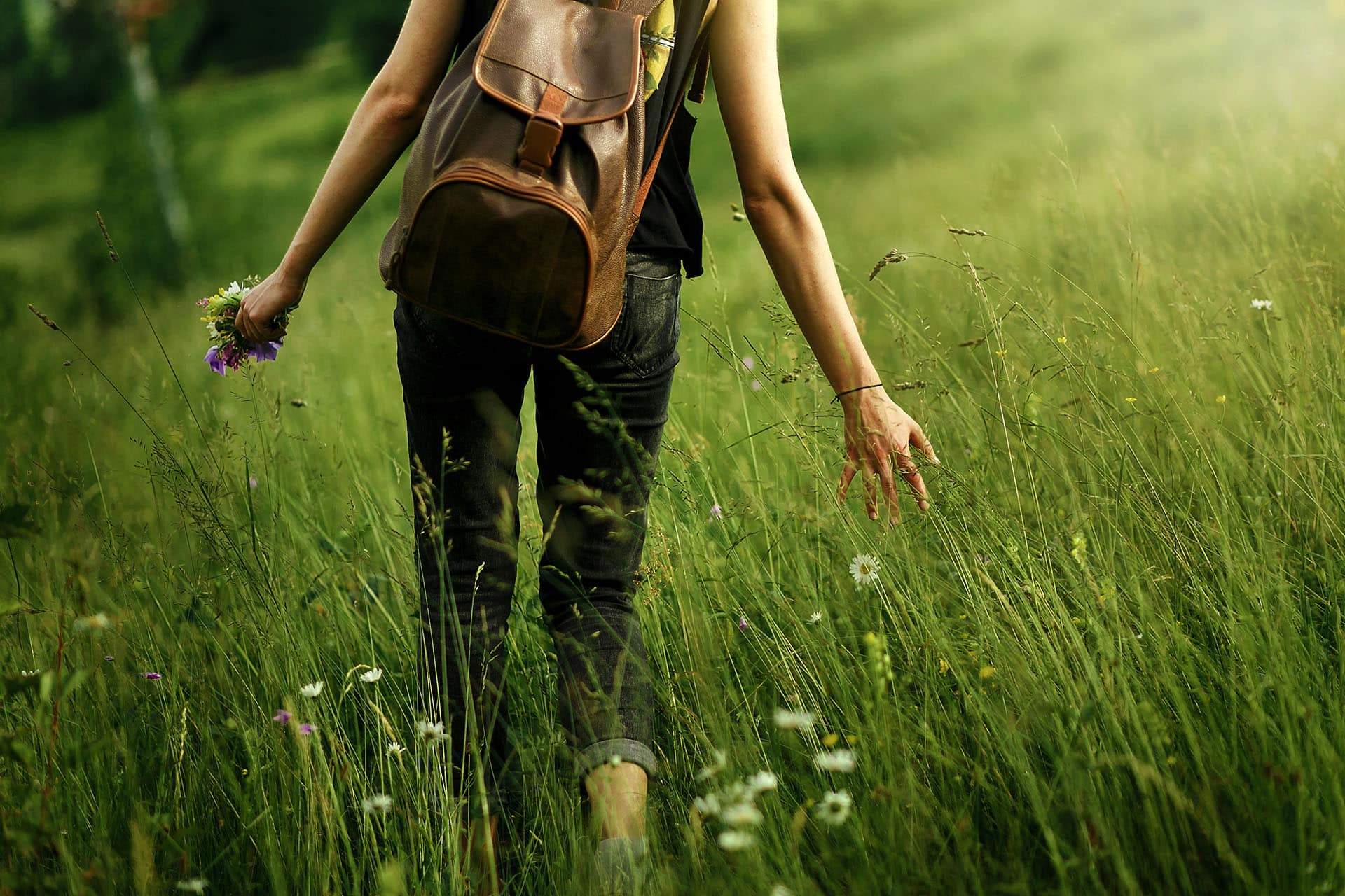6 Ways to Enjoy Mindful Walking
