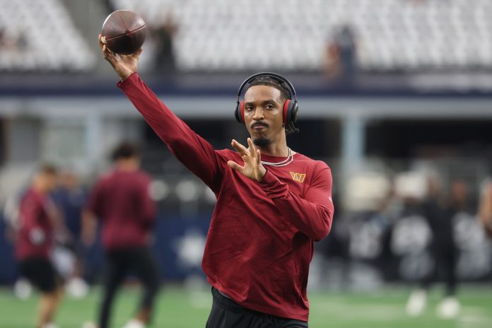 Jayden Daniels Dislocates the Same Left Elbow Again, and Specialists Now Weigh Whether Ligament Damage Changes Recovery